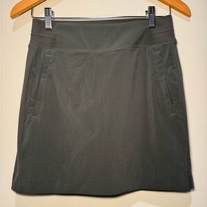 Athleta Green / Grey Athletic Skort With Shorts Zipper Pocket Women’s Size 0